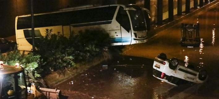 Δημοσιογράφος του ΣΚΑΪ: «Φθάσαμε…αισίως τους 13 νεκρούς» (βίντεο)